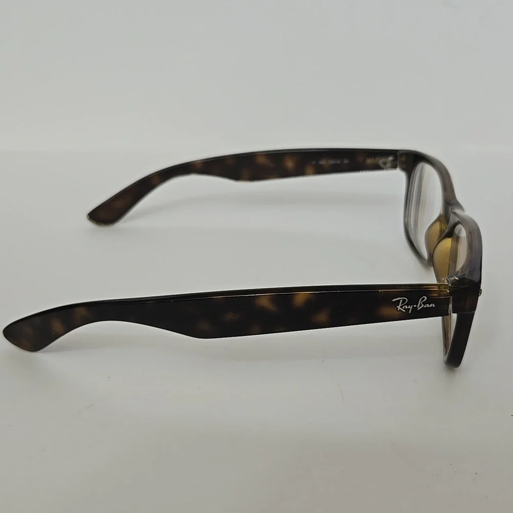 Ray-Ban stylish ray